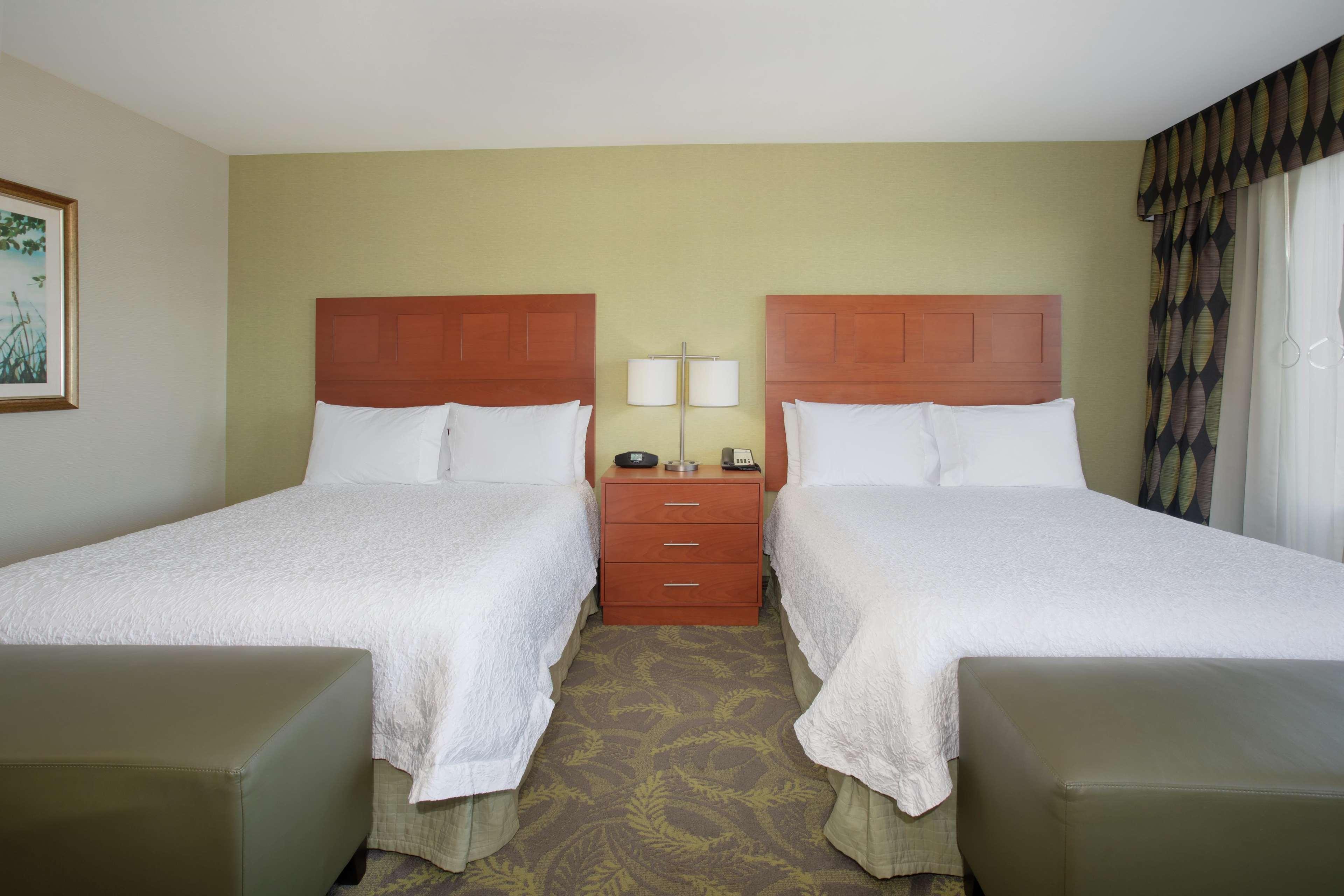 Hampton Inn & Suites Астория Екстериор снимка